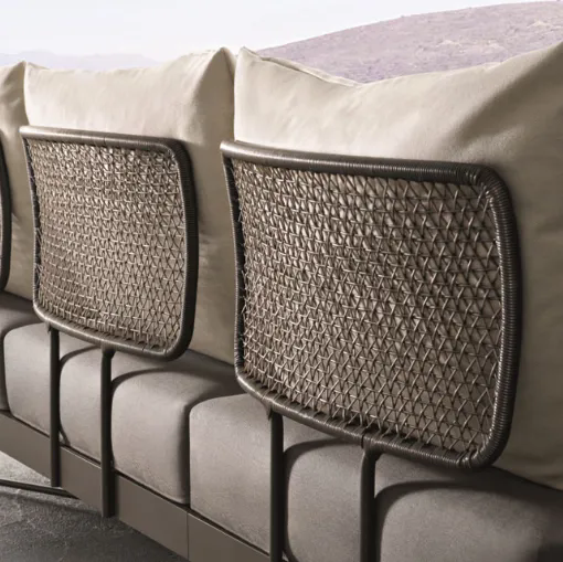 outdoor chaise lounge