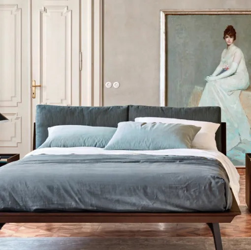 hug bed metal feet design