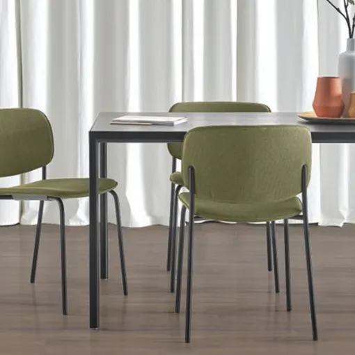 4 leg padded chair inclass