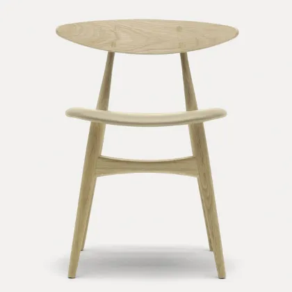 chair in oak wood and leather seat