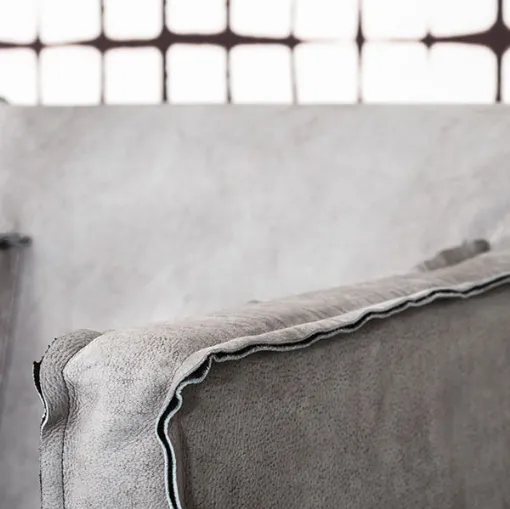 summer arms chair detail