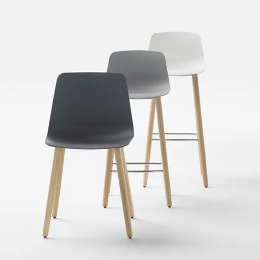 varya chair with wooden legs