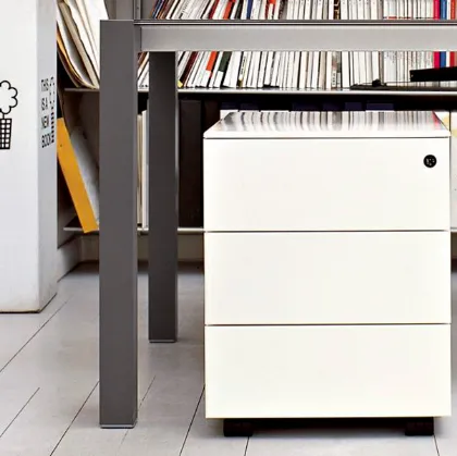 Bureau Kristalia chest of drawers