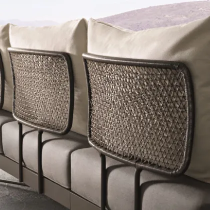 outdoor chaise lounge