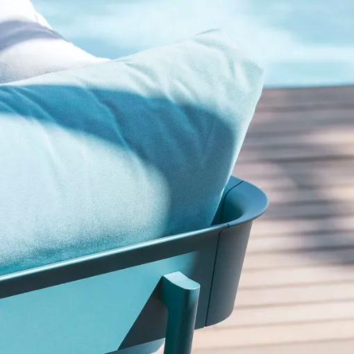 detail of bespoke verona deckchairs