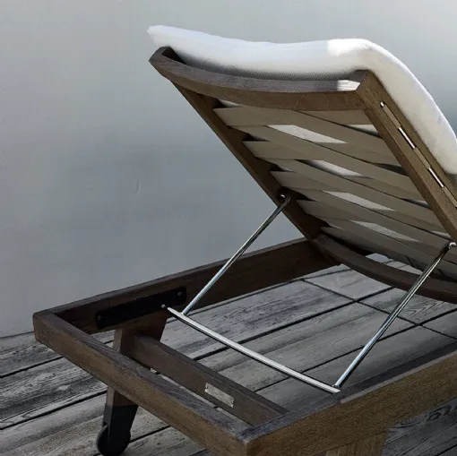 outdoor lounger
