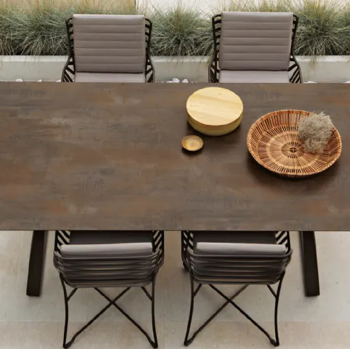Roberti Trento metal garden table
