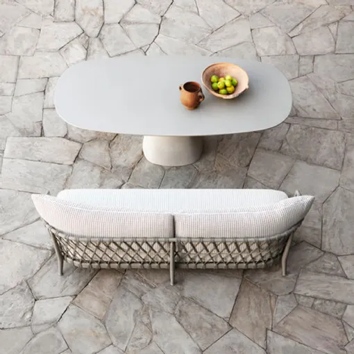 Mantua outdoor sofa