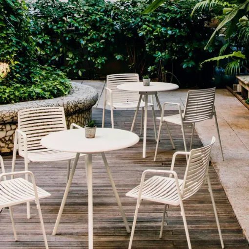 outdoor furniture design three-legged base