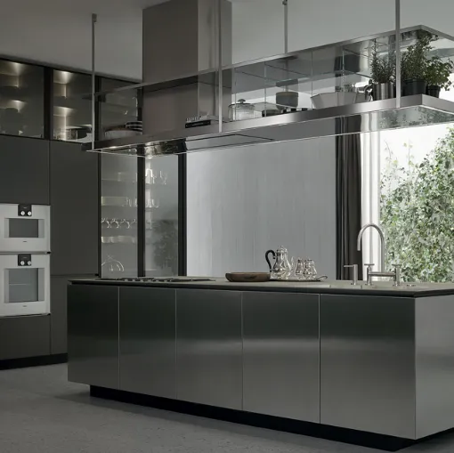Varenna kitchen in satin steel