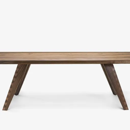 Dovetail table in wood