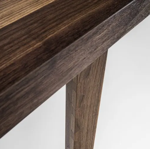Dovetail design table