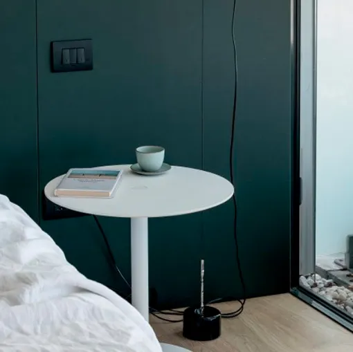 CUSTOMIZED ROUND TABLE